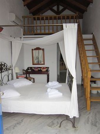 Hotel Lefkes Village