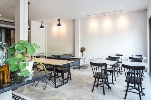 Hotel Vacation Bangkok, The Artistic Home