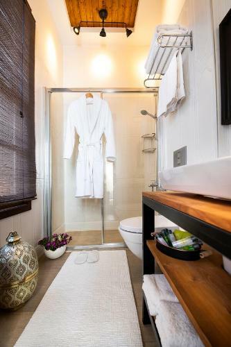 Hotel V?no Ala�ati