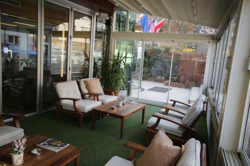 Grand Nora Hotel