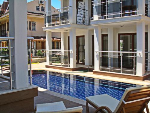 Aquamarine Apartments A1