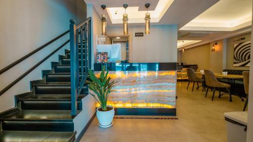 Alesta Midtown Apart Hotel