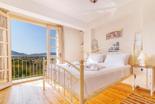 Keciler Villa Sleeps 6 With Pool Air Con And Wifi