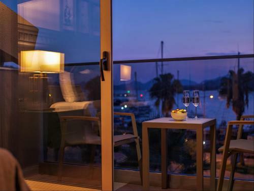 Hotel Marina Bay G�cek