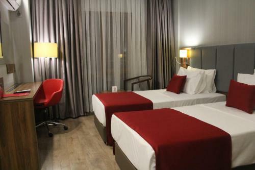 Hotel Ramada By Wyndham Van