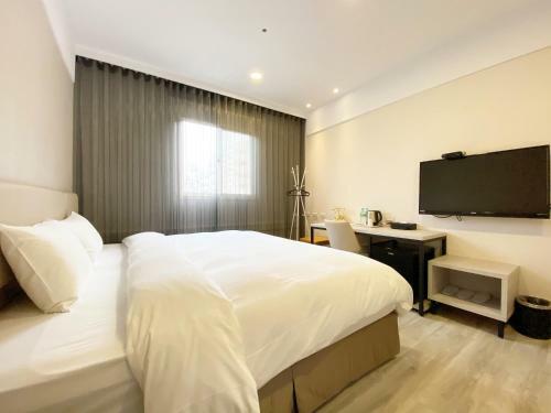 Fengjia Jinrui Hotel