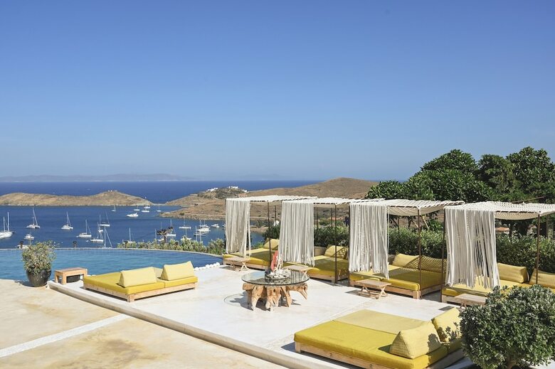 Hotel Aigis Suites