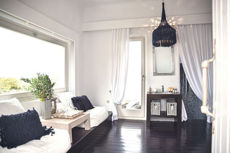 Hotel Aigis Suites