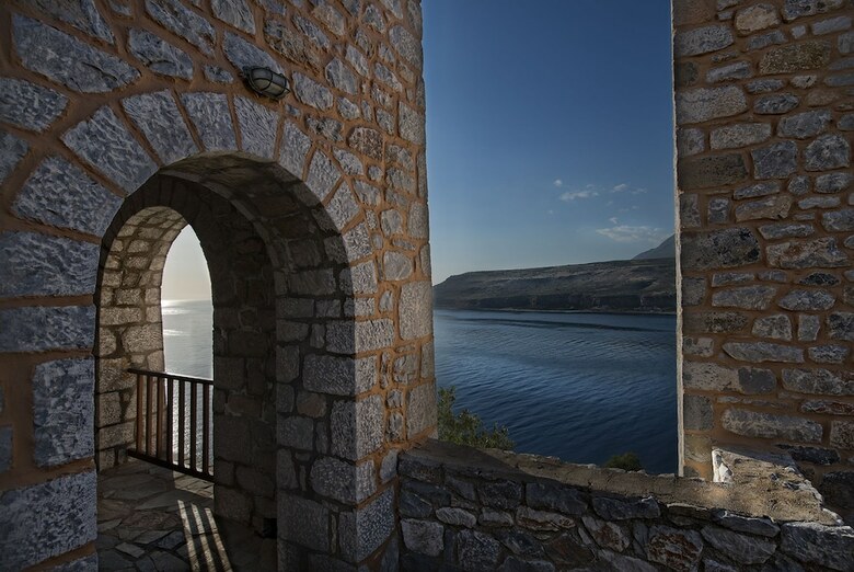 Hotel Limeni Village
