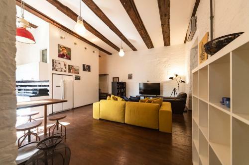 Designer Single Bedroom City Center Apartment