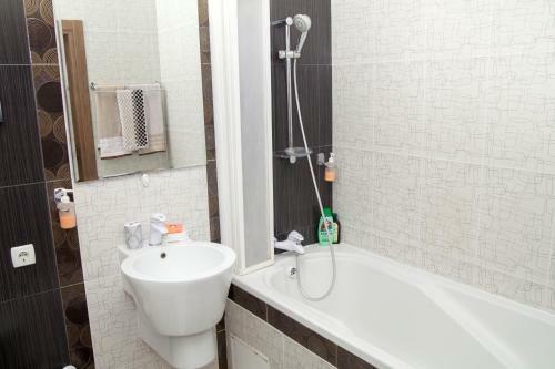 Apartment In Arcadia Palace With Sea View!