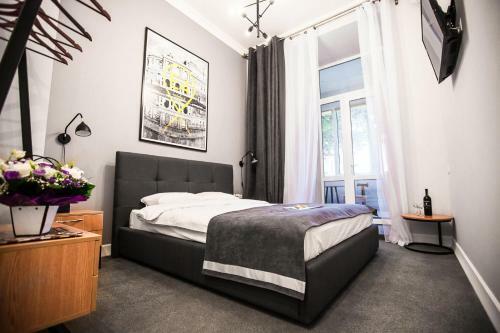 E4 Hotel