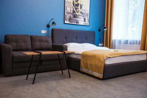 E4 Hotel