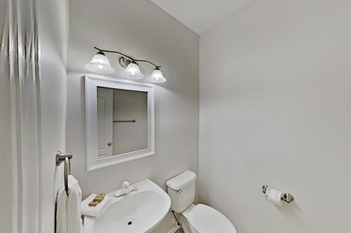 1387 W Lagoon Ave Home