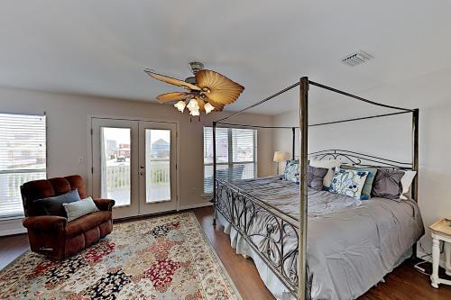 1387 W Lagoon Ave Home