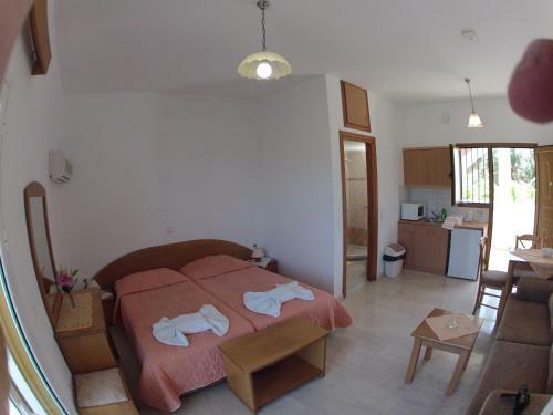 Apartamento Tria Adelphia