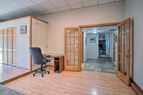 Peaceful Mountain-view Home - Walk To Kenai Lake!