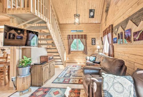 North Pole Log Cabin With Northern Lights Views!