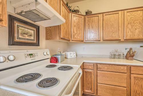 Secluded Heber Cabin With Valley Views And Deck!