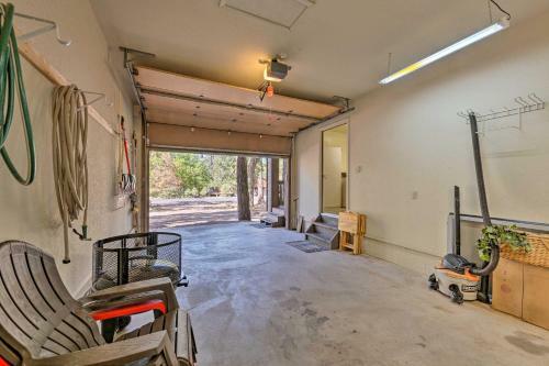 Spacious Pinetop Cabin - 7 Miles To Show Low!