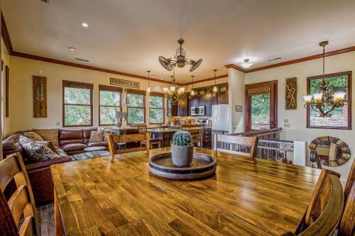Jerome Copper Mountain - Downtown 3-unit Getaway Home