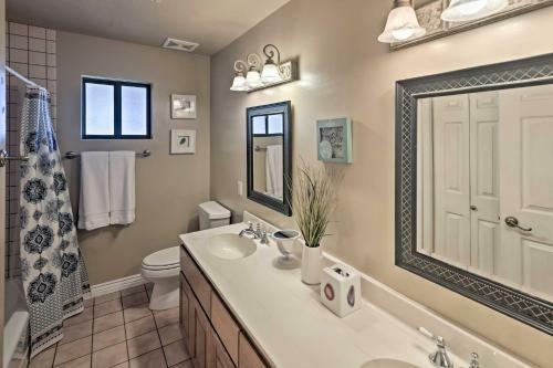 Zen Desert Oasis With Lake View, 1 Mi To Beach!