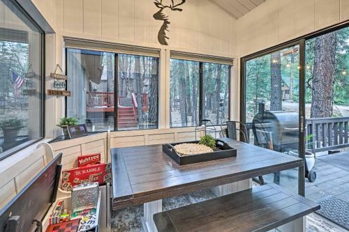 Animal Hill Retreat With Deck And Fire Pit!