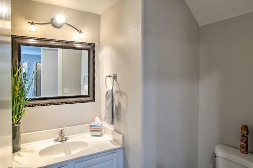 Pet-friendly Home 2 Mi From Peoria Sports Complex!