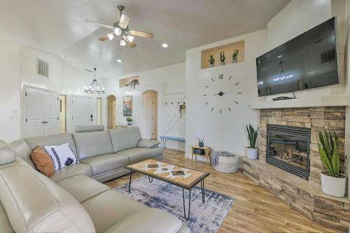 Modern Retreat With View, 9 Mi To Wahweap Beach