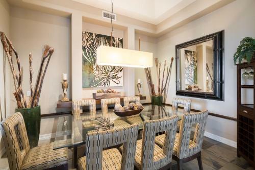 All-suite Home Located In North Phoenix Home