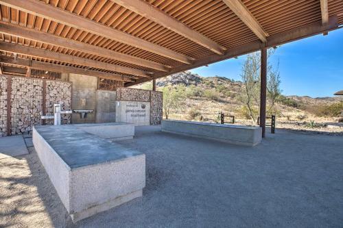 Quiet Desert Refuge With Mtn Views - Walk To Trails!