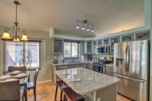 Modern Phoenix Oasis With Heated Pool, Patio And Grill