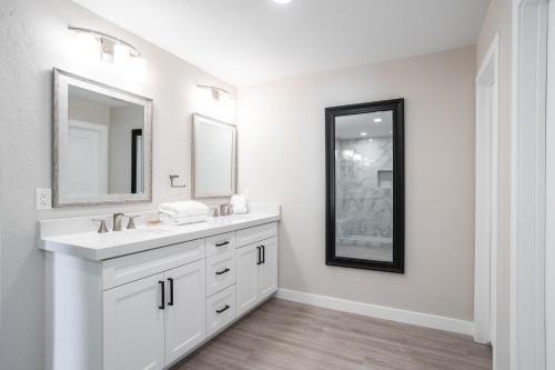 Family Friendly Modern With Gated & Heated Pool Home