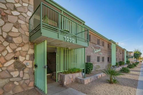 Wanderjaunt -- Classic Downtown Phoenix Apartments