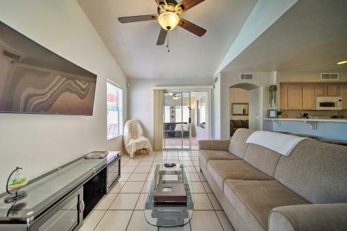 Glendale Escape About 7 Mi To Peoria Sports Complex!