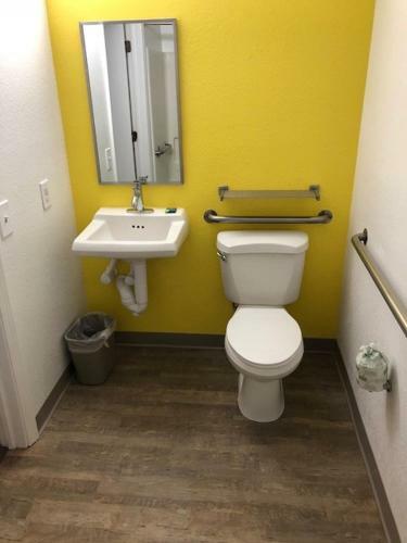 Hotel Intown Suites Extended Stay Phoenix Az - East