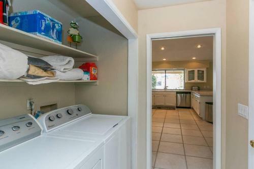 North Phoenix 6 Bdrm W Guest House And Htd Pool