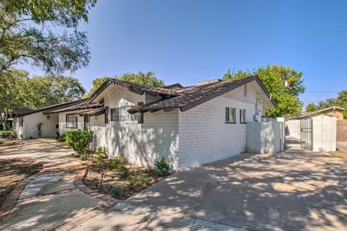 Charming Phoenix Casita With Hot Tub, Bbq And Pool!