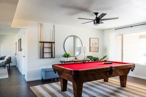 Perfect 4 Bdrm Home With Pool And Game Room!