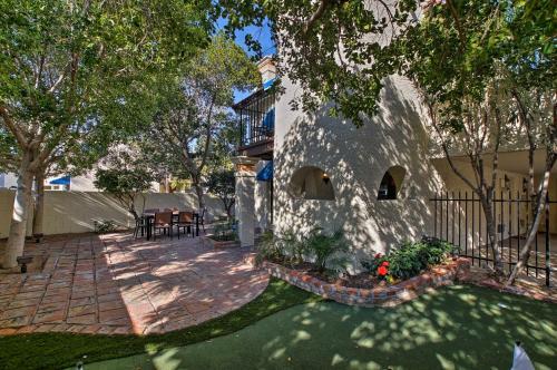 Trendy Phoenix Townhome By South Mountain Trails!