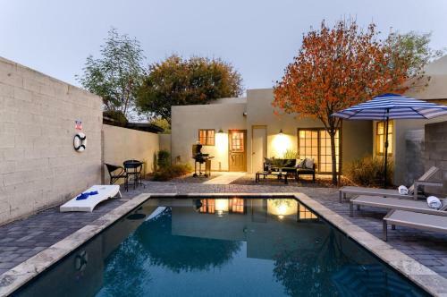 Onyx - Stylish Modern Home W Pool & Modern Design