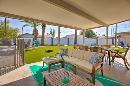 Modern Scottsdale Home With Pool, Games And Patio