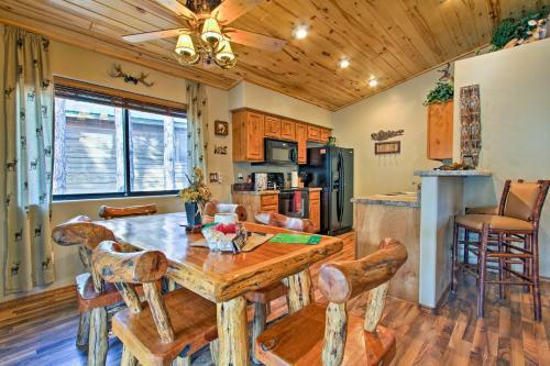 Honeybear Hollow Romantic Getaway Cabin In Forest!