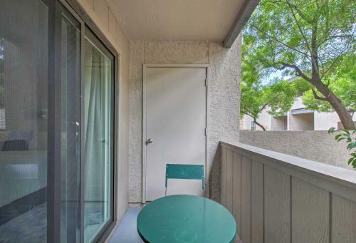 Remodeled Tempe Apt With Shared Pool About 4 Miles To Asu