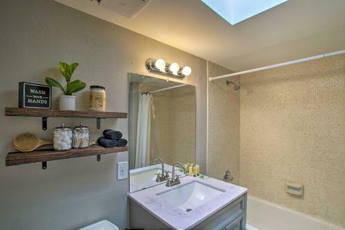 Bright Townhome With Terrace Walk To Sloan Park