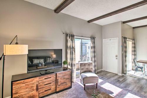 Bright Townhome With Terrace Walk To Sloan Park
