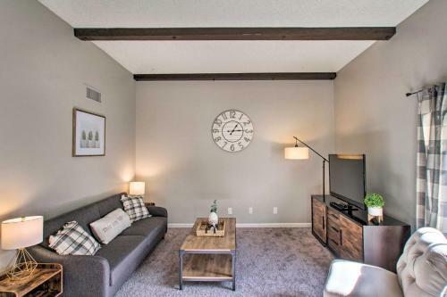 Bright Townhome With Terrace Walk To Sloan Park