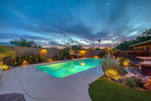 Spacious Oasis With Hot Tub, 6mi To Saguaro Park