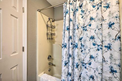 Stylish Bella Vista Getaway - Pet Friendly!