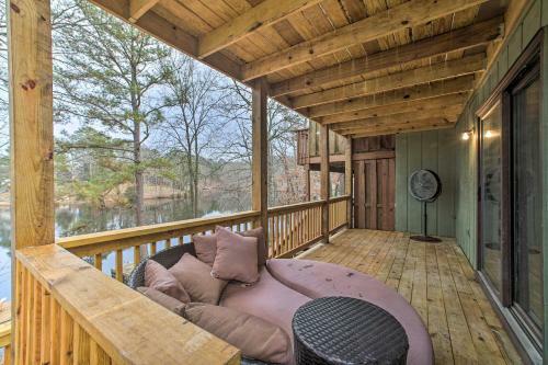 Renovated Lakefront Escape With Private Dock And Deck!